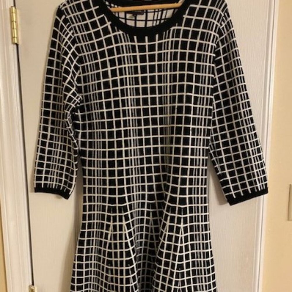 The Limited Women's Black White Plaid Knit 3/4 sleeve Fit Flare Dress Size L